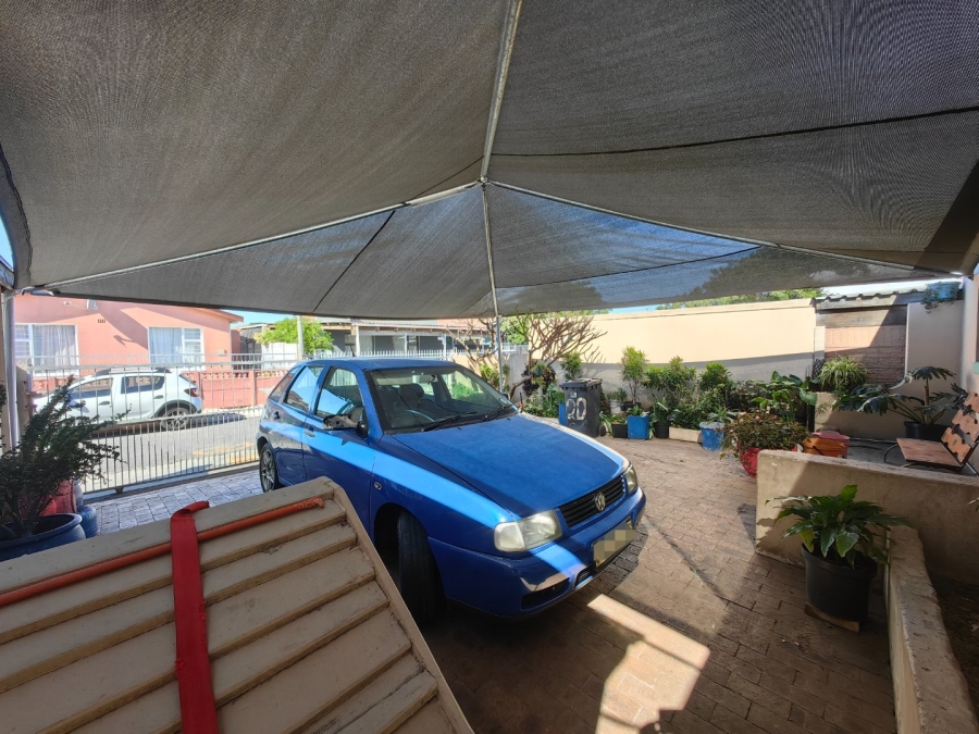 5 Bedroom Property for Sale in Beacon Valley Western Cape